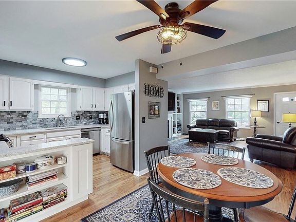 5th image of 80 Commons Ct #12