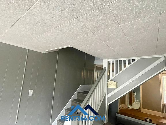 2nd image of 405 E Norwegian St