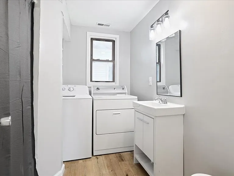 123 W Valley St — Photo 10