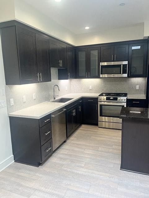 1st image of 1157 S Bundy Dr #Penthouse 4