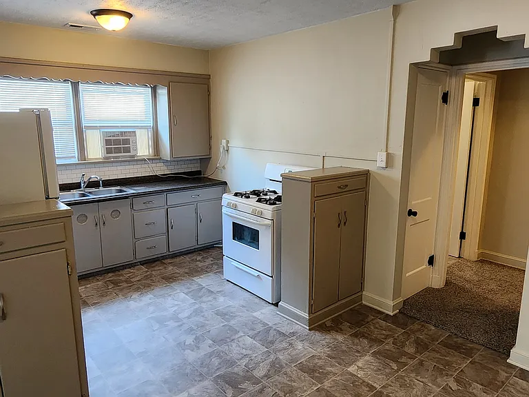 927 S Buckeye St #4 — Photo 2