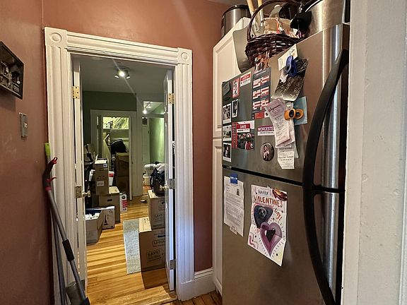 4th image of 113 Woodstock St