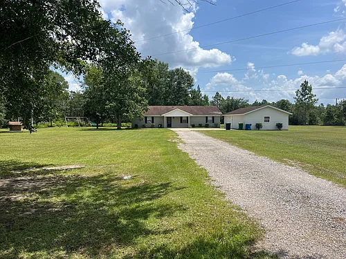 14600 Highway 613 Photo 1