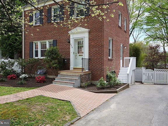 2nd image of 2710 Blaine Dr