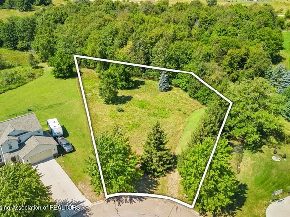 2866 Trillium Creek Way, Saint Johns, MI 48879