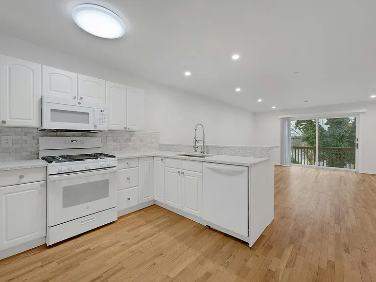 65 Halstead Ave #C — Photo 11