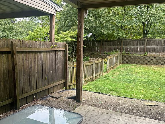 4th image of 350 Broadleaf Ln