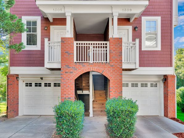 1305 Summit Greenway Ct