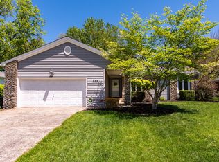 805 Bowmore Pl, Douglass Hills, KY