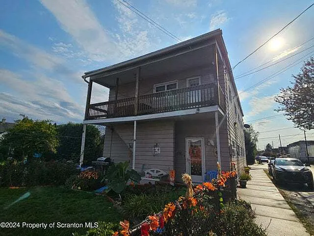 624 Court St — Photo 12