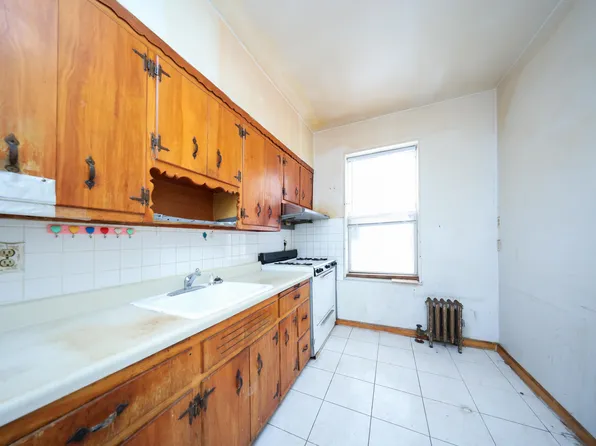 6107 23rd Avenue image 7 of 35