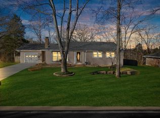 201 Walnut Ln, Branson, MO 65616