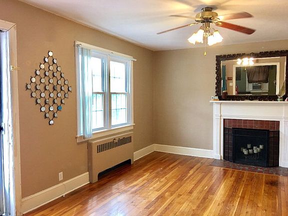 2nd image of 834 Hundley St
