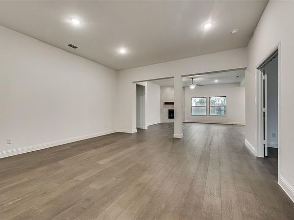 5th image of 1121 Tiana St