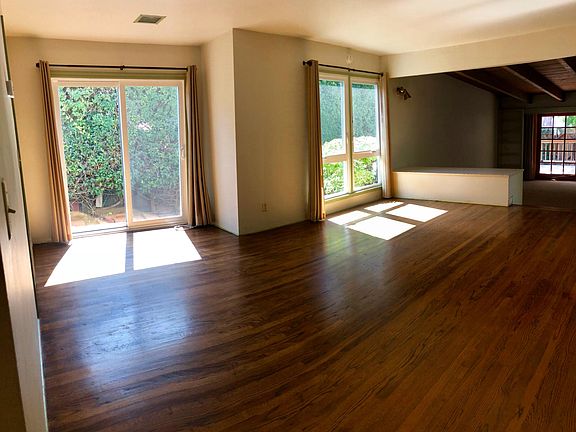 3rd image of 804 Calle De Arboles