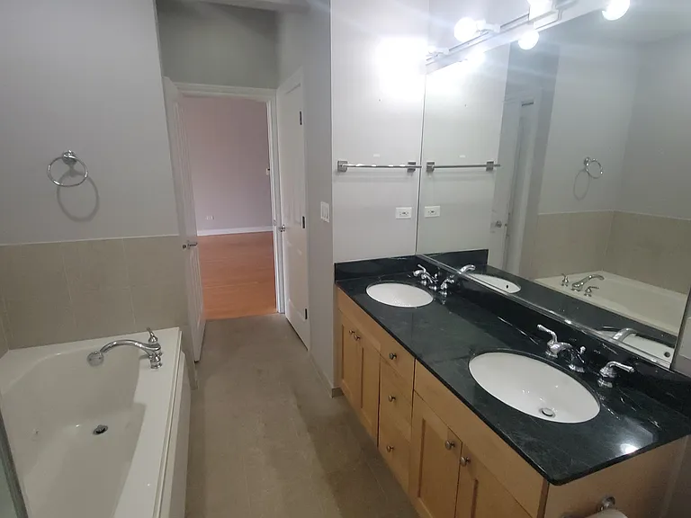 1355 W Washington Blvd #6A — Photo 33