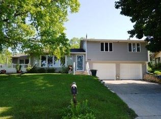 2514 N Shore Dr, Clear Lake, IA 50428