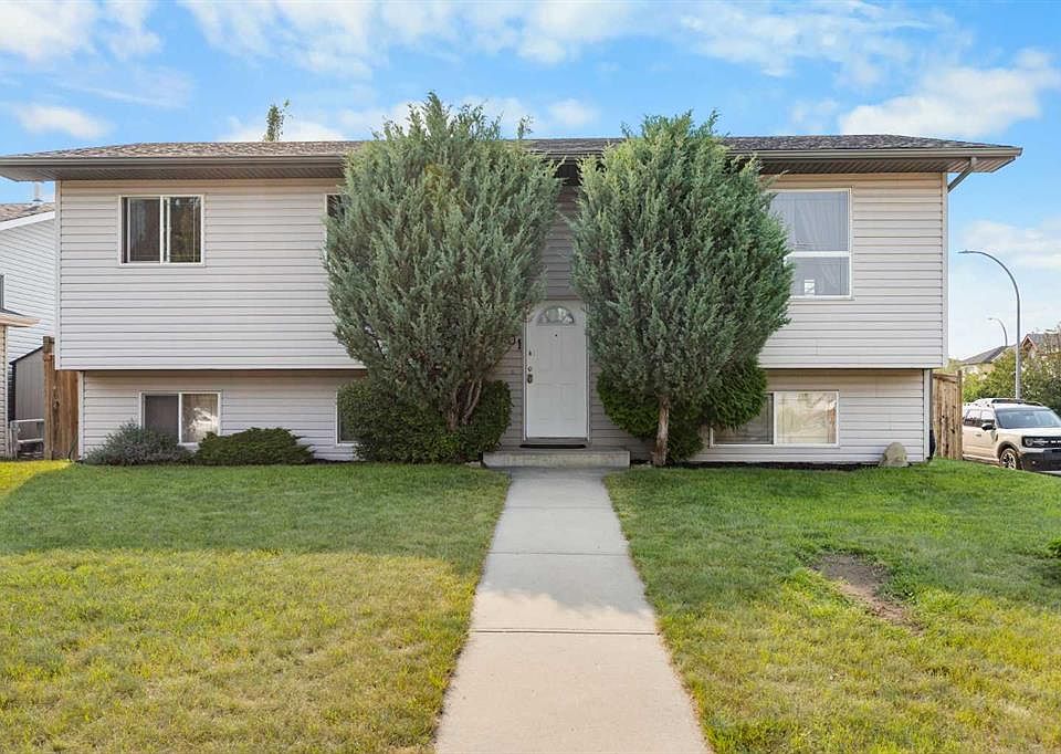 1st image of 1501 E Strathcona Close