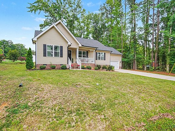 2nd image of 212 Tanglewood Dr