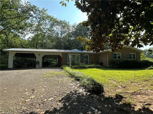 8736 Us Highway 601, Dobson, NC 27017