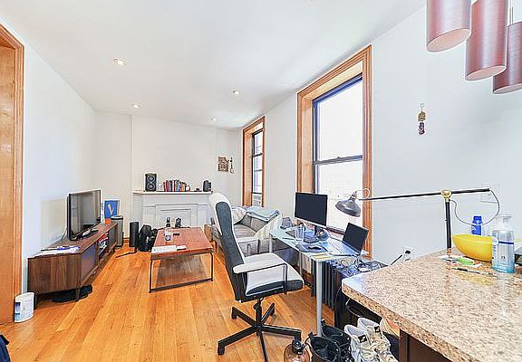 2nd image of 362 W 36th St APT 4F