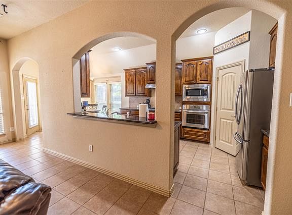 3rd image of 8409 Pecan Creek Dr
