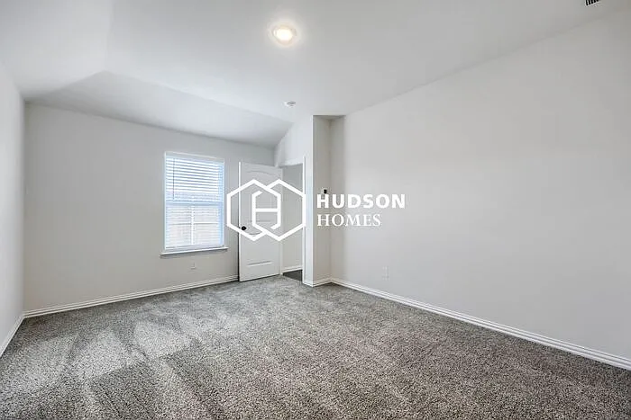 426 Rose Ave — Photo 8