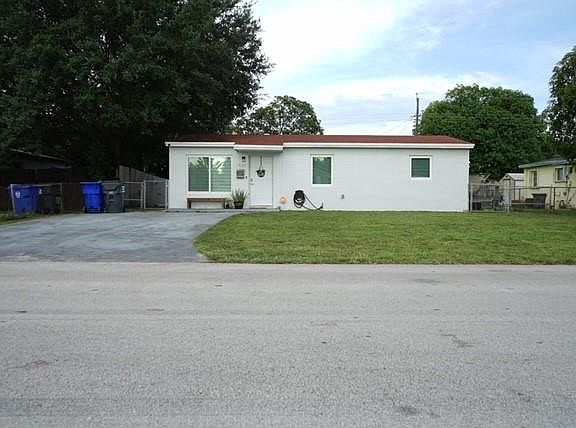 2nd image of 1521 N 70th Terrace