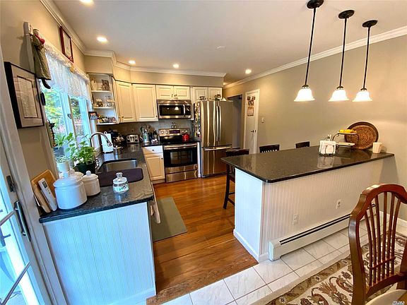 4th image of 46 Wintergreen Dr