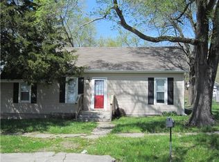 104 E Main St, Kearney, MO 64060