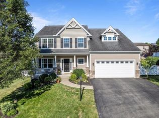 102 Brighton Ln, Mars, PA 16046
