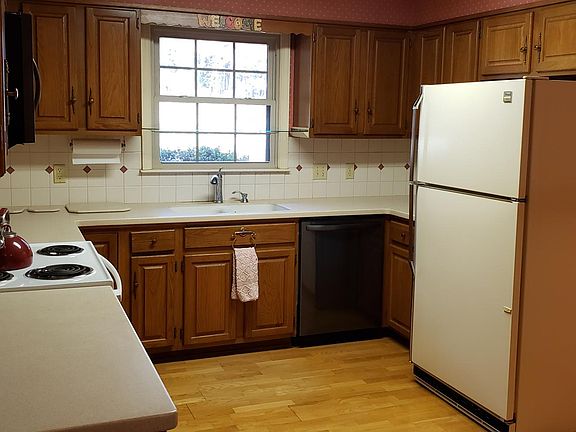 3rd image of 2629 Us Highway 70 E APT C5