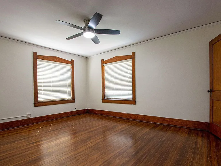 3008 Dewey Ave — Photo 7