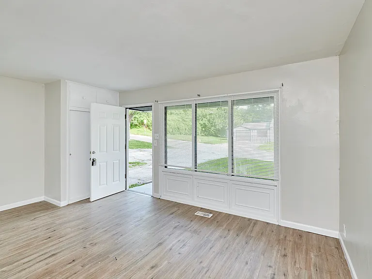 1658 Kappel Dr — Photo 8