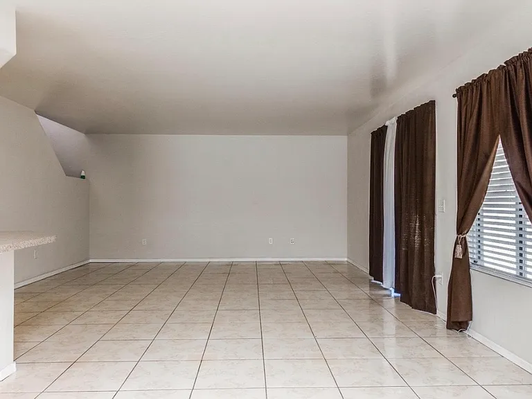 6809 S 39th Ln — Photo 19