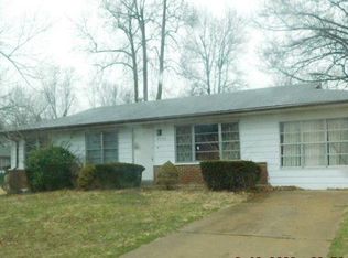 9900 Arranmore Dr, Saint Louis, MO 63136