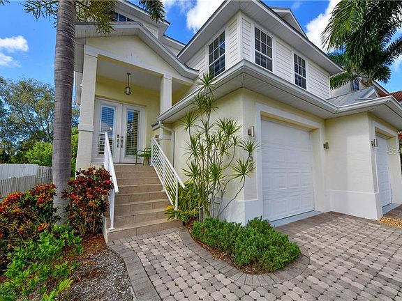 2nd image of 458 Island Cir