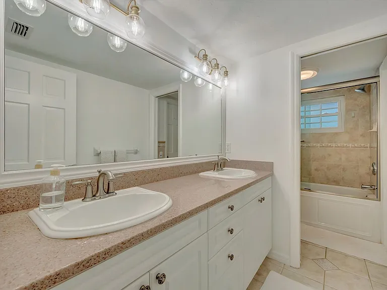 3173 Espanola Dr — Photo 42