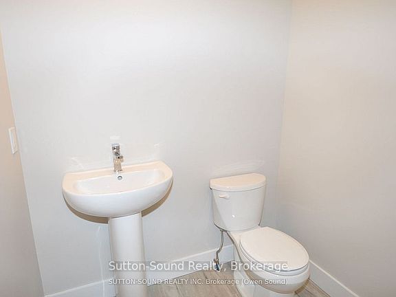 5th image of 622 8th St W