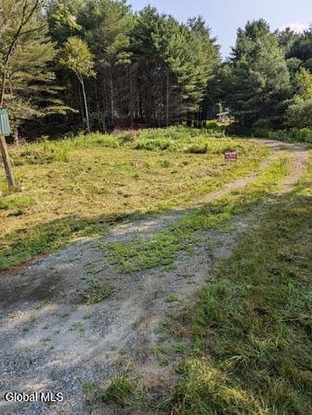 3rd image of 623 Johnson Pond Road