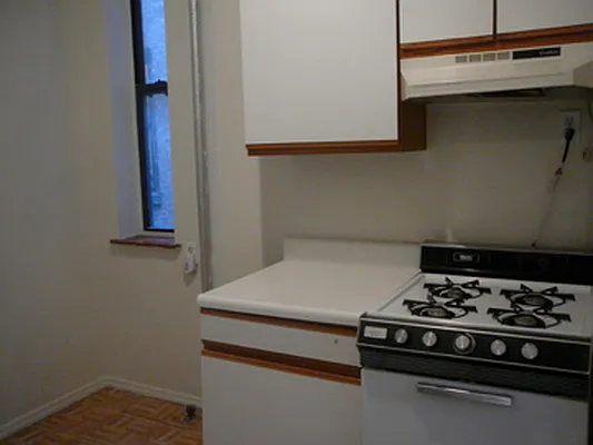 Rented by Kings Court Real Estate | media 17