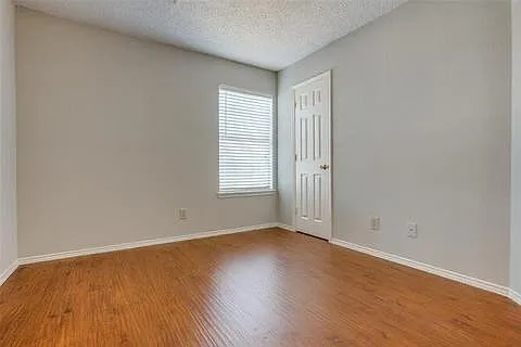1627 Collin Dr — Photo 5