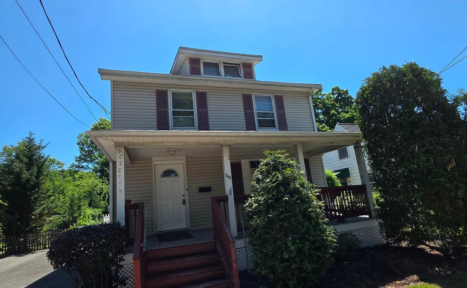 4 bed, 1401 sqft, $2,800 — Photo 2