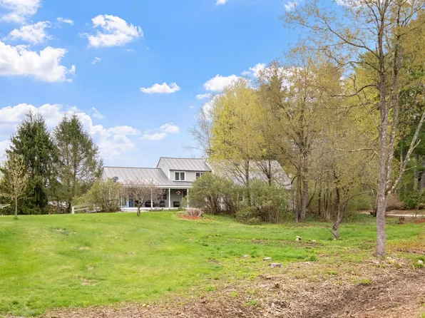 5 Couchtown Road, Warner, NH 03278