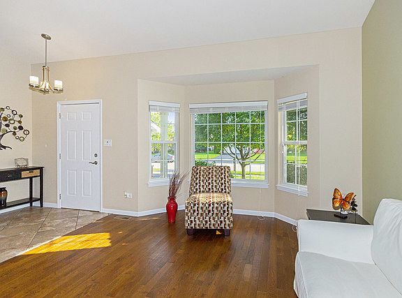 3rd image of 4225 Newberry Ln