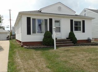 8515 Renwood Dr, Parma, OH