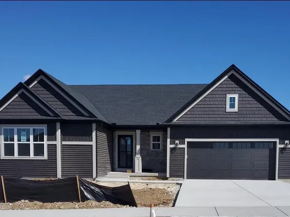 168 Ruby LANE, Saukville, WI 53080