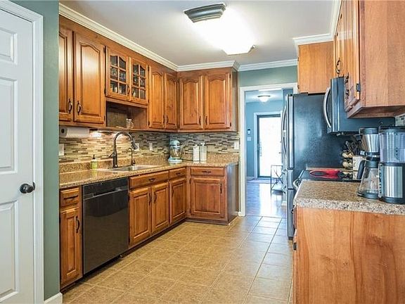 4th image of 926 Chartwell Dr