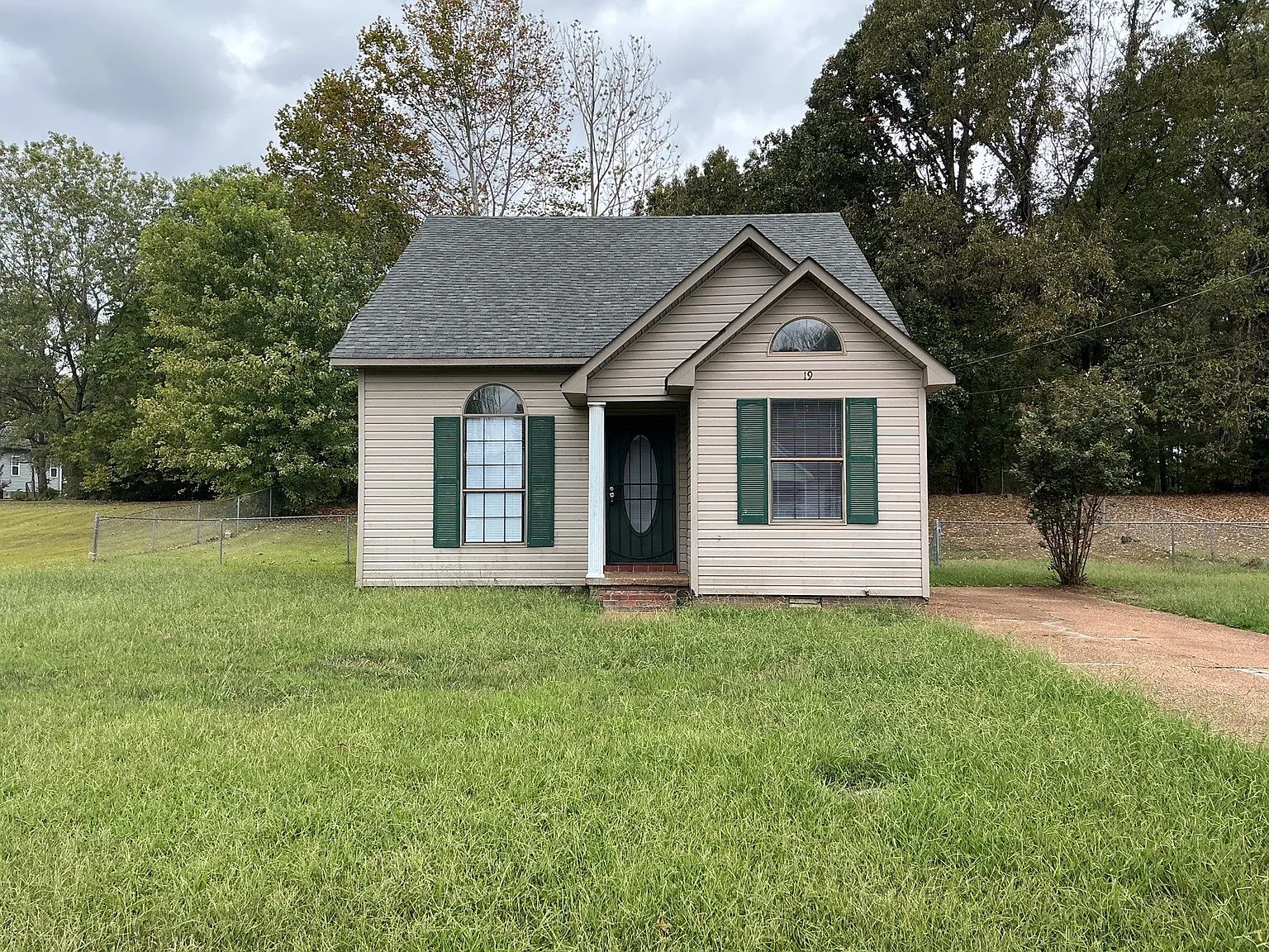 2 bed, 810 sqft, $1,250 — Photo 1