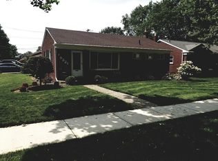 9221 Harrison St, Livonia, MI 48150